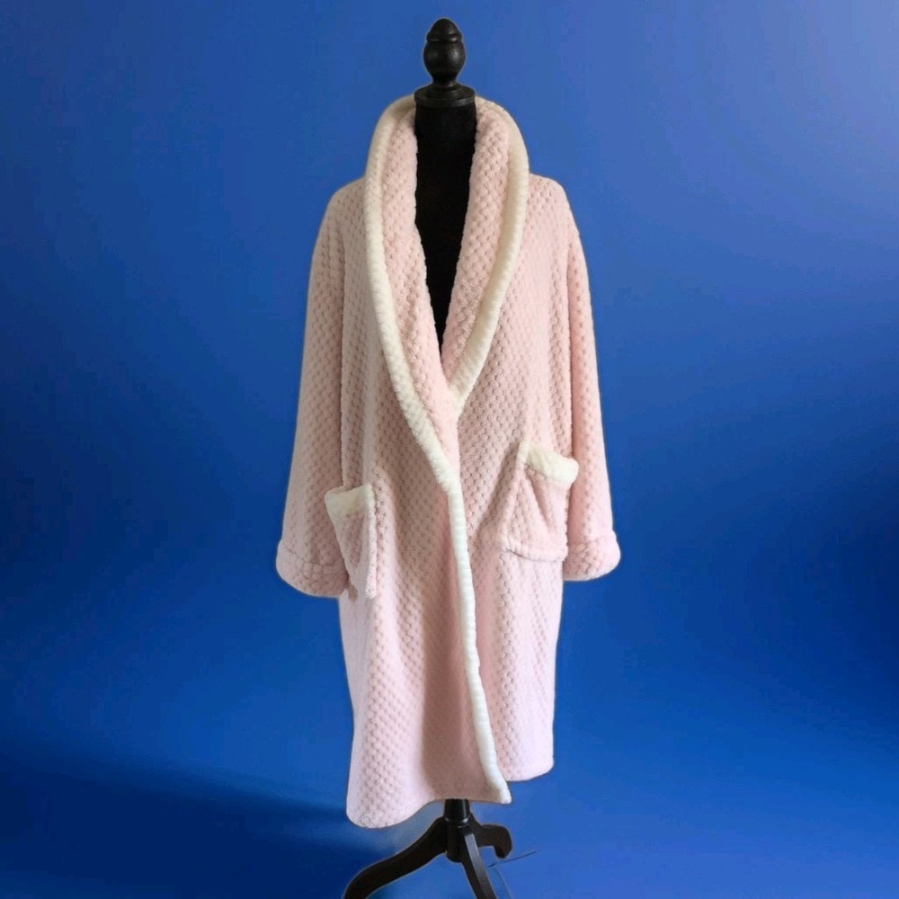 Lights Off Pink Fuzzy Women's Large Robe Polyester soft Inside & Out